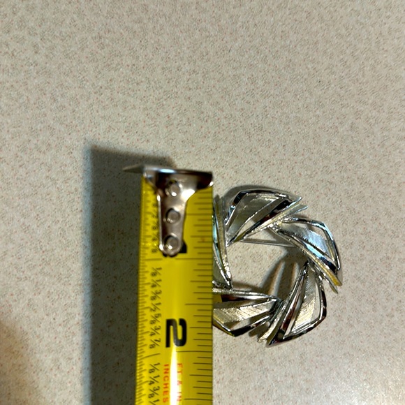 Vintage Pakula silver tone brushed and polished broach (545) - Picture 4 of 4